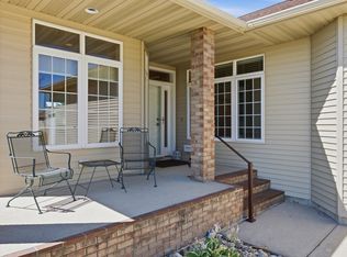 547 Allyson Cir, Moorhead, MN 56560