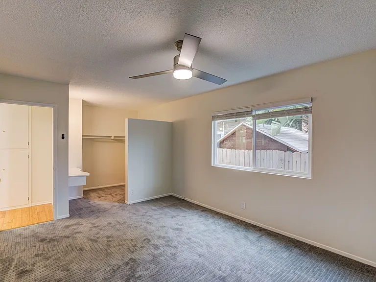 Ocean Avenue Duplex — Photo 22