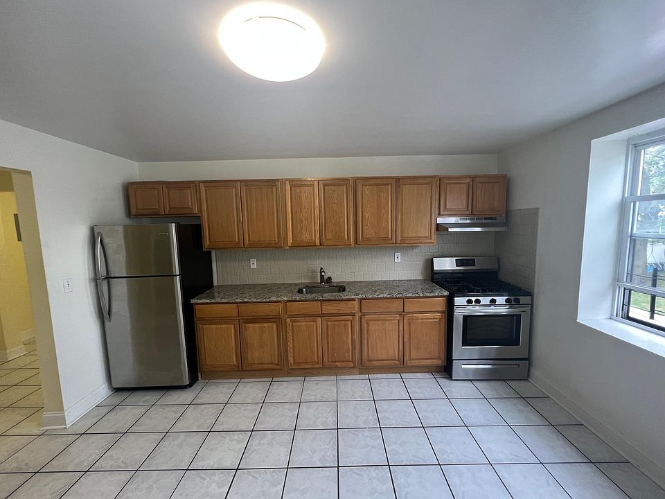 1st image of 620 E Lincoln Ave #2