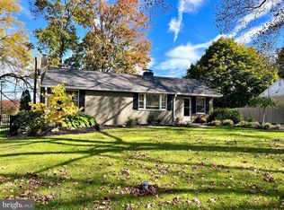 8 W Orchard Ln, Audubon, PA 19403