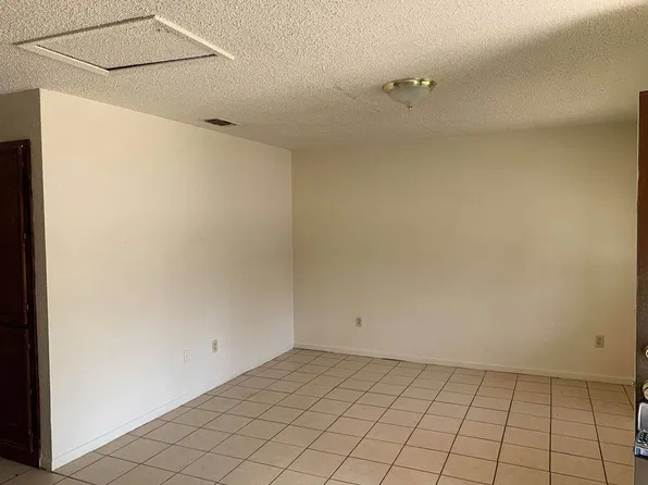 In Town Apartments!, 501 E Boynton St APT 3, Hamilton, TX 76531