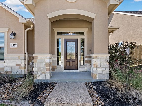 3rd image of 1757 Summit Crossing Ln