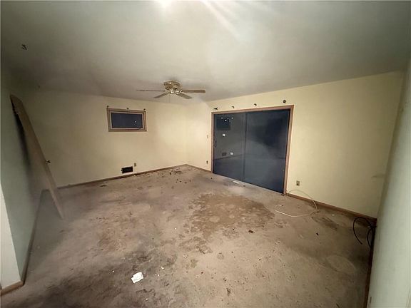 3rd image of 7216 Beverly St