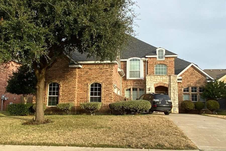 1st image of 828 Luxor Ct