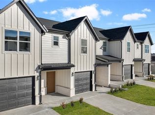 1700 Cuppett Cir, Pea Ridge, AR 72751