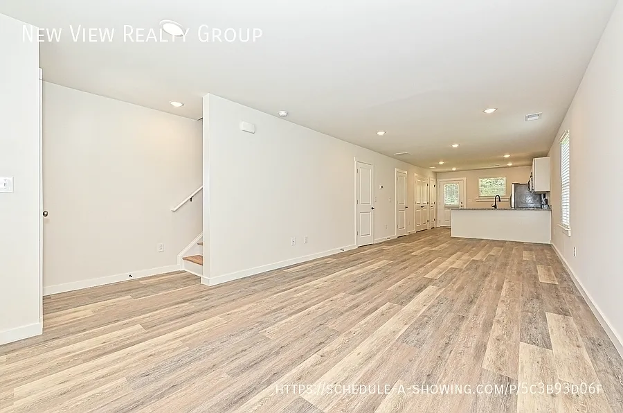 3 bed, 2.5 bath, 1334 sqft, $1,595 — Photo 4