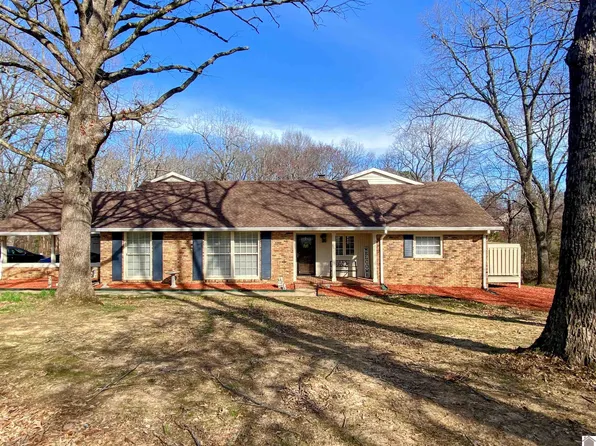 102 Dogwood Dr, Benton, KY 42025