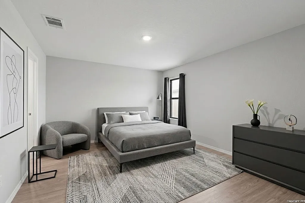 4 bed, 1667 sqft, $1,965 — Photo 3