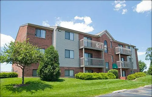 261 Fieldstone Dr #4 — Photo 2