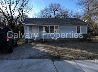 2433 N Summit Ave, Springfield, MO 65803