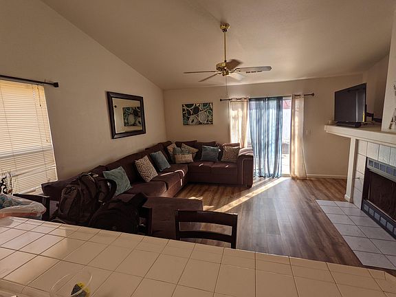 4th image of 1586 Hartley Ave