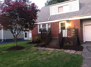 495 Walton Dr, Cheektowaga, NY 14225