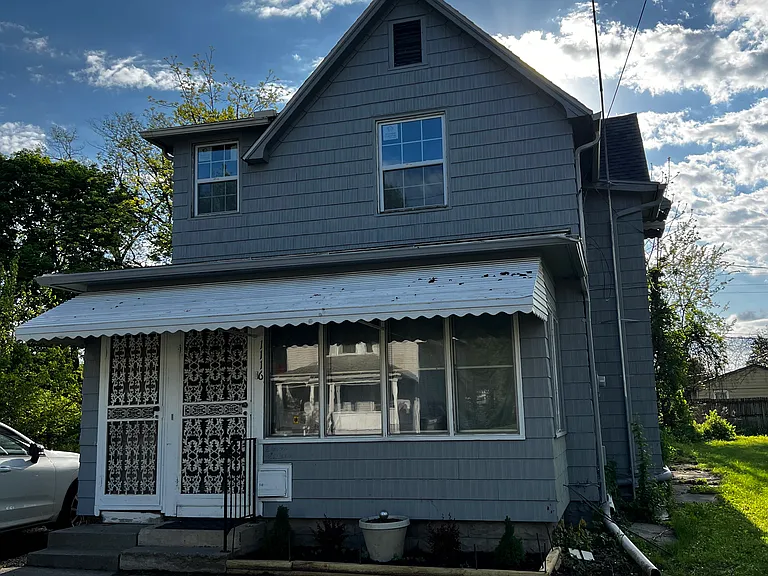 1116 Woodstock Ave — Photo 2