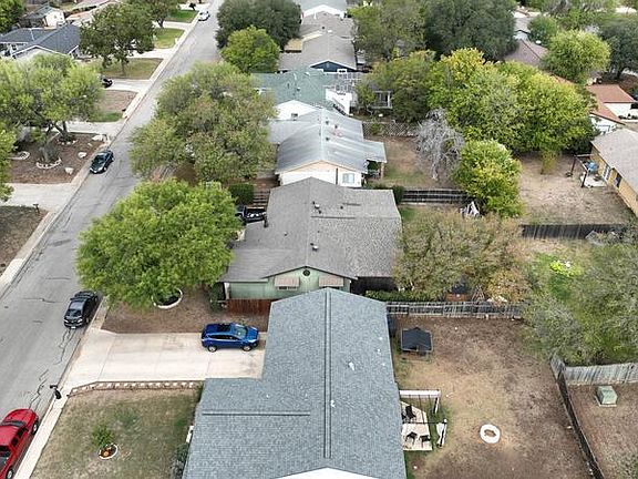 2nd image of 5810 Cliffmont Dr