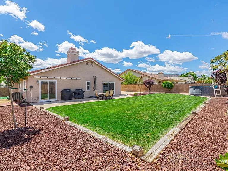 6331 Azalea Dr — Photo 8