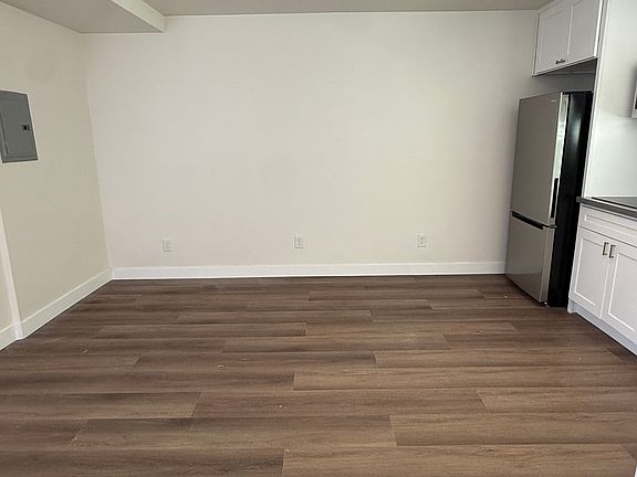 3rd image of 8956 Annetta Ave