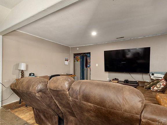 5th image of 315 N Baker Ave