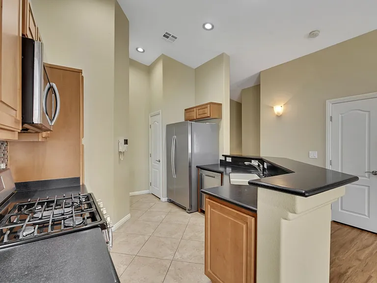 9982 Aspen Rose St #101 — Photo 6