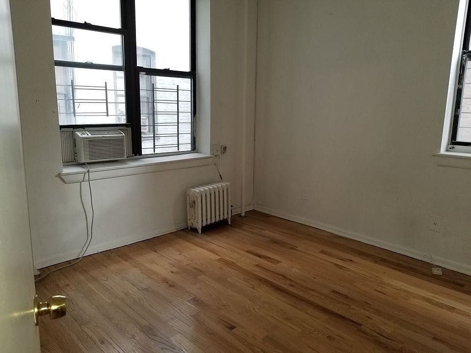 2nd image of 176 Borinquen Pl APT 16