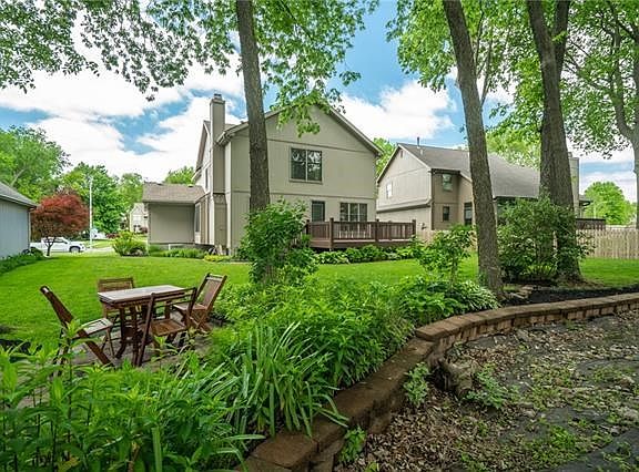 5th image of 905 White Oak Ln
