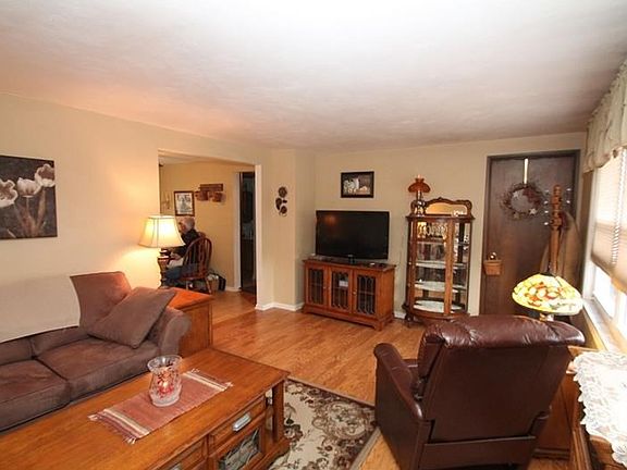 4th image of 731 Sellers Ave