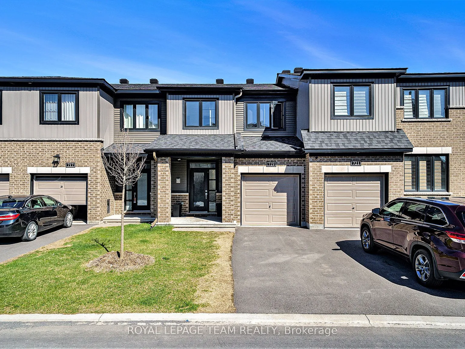 3 bed, $2,700 — Photo 1