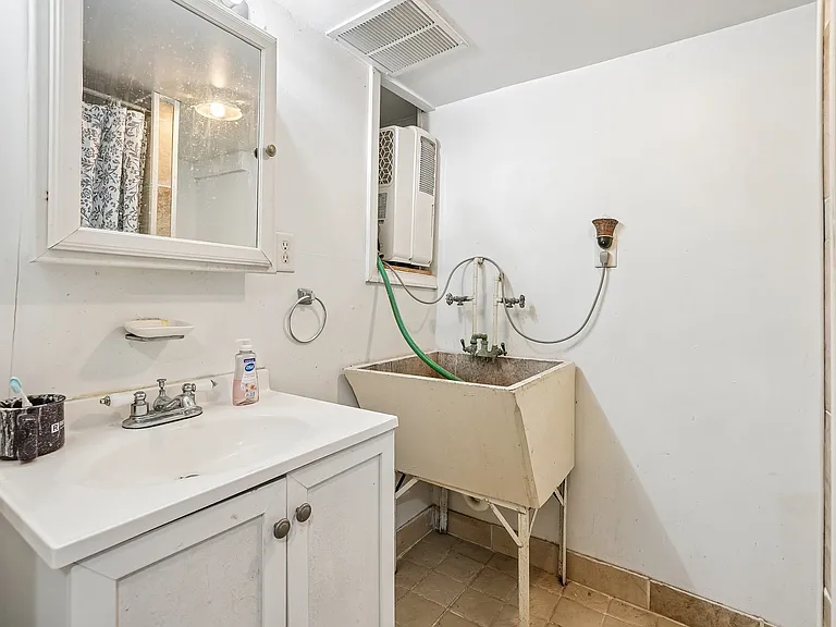 4646 Hazel Ave — Photo 42