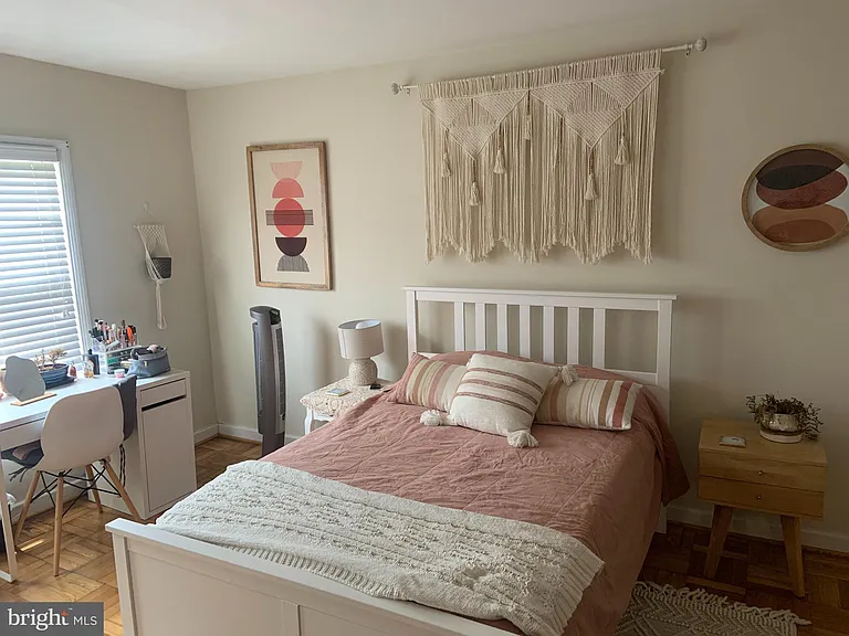 732 N Oakland St — Photo 15
