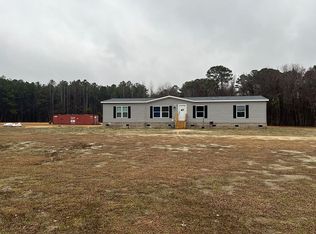 100 Gryffindor Dr, Fairmont, NC 28340