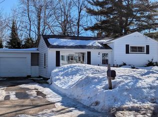 2010 Neidhart Ave, Marquette, MI 49855