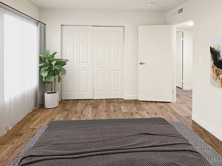 Green Door Apartments — Photo 141