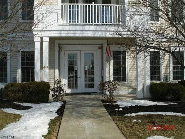 4009 Brookfield Glen Dr, Belvidere, NJ 07823