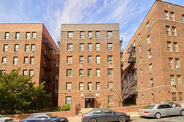 64 Hillside Avenue in Fort George