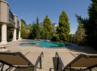 1924 Cheryl Ct, Lake Oswego, OR 97034