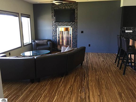 3rd image of 5050 S Shoreview Cir