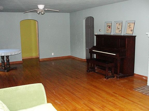 5th image of 411 S East Ave