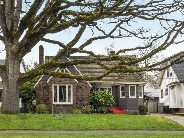 7540 N Chautauqua Blvd, Portland, OR 97217