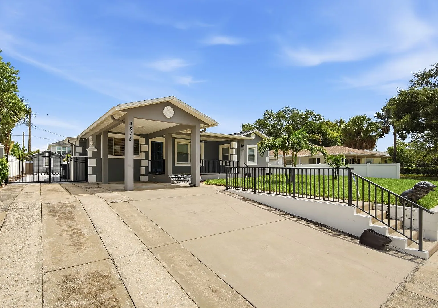 Beautiful S. Tampa 3BR/2BA remodeled home with covered parking in sought out school district. — Photo 2