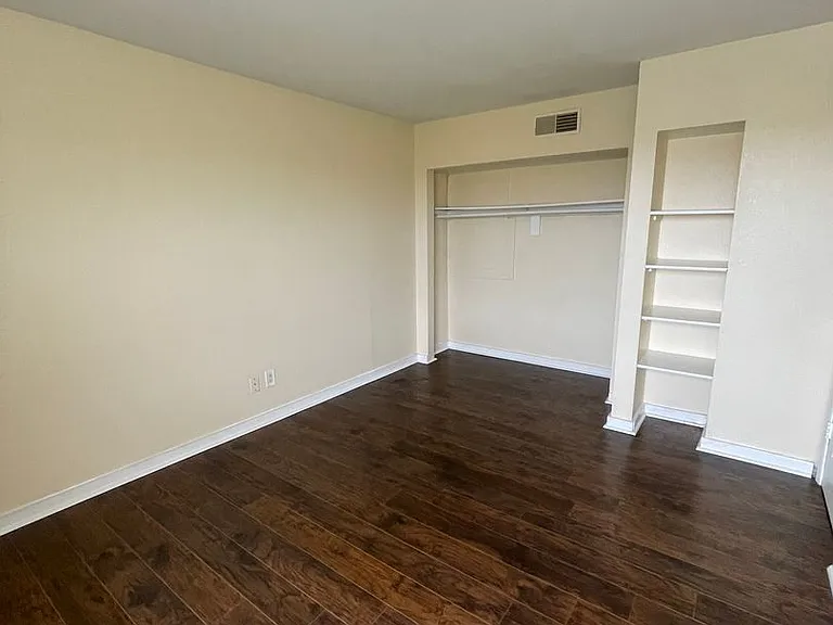 Abbott Acres Apartments — Photo 23