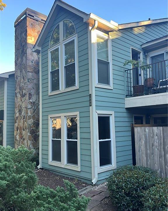 1st image of 1009 Canyon Point Cir #1009