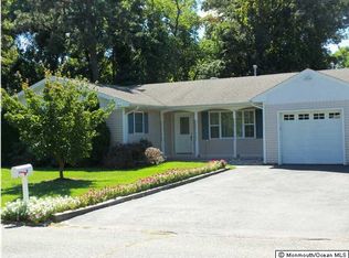 9 Melwen Dr, Forked River, NJ 08731