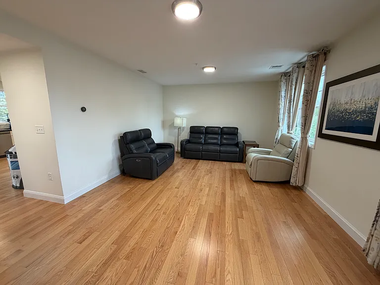 7 Gorham St #42 — Photo 8