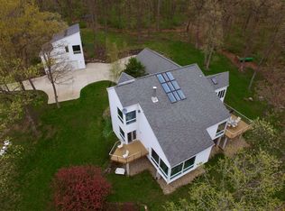 4096 Barlow Rd, Cross Plains, WI 53528