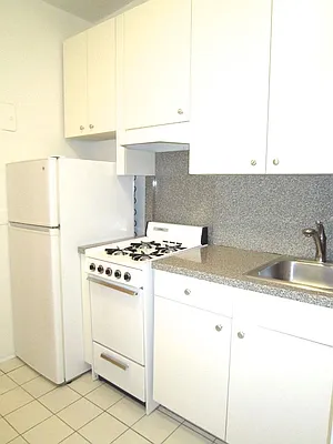 Rented by City Connections Realty | media 17