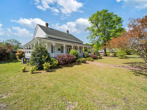 131 Pine St NW, Salley, SC 29137