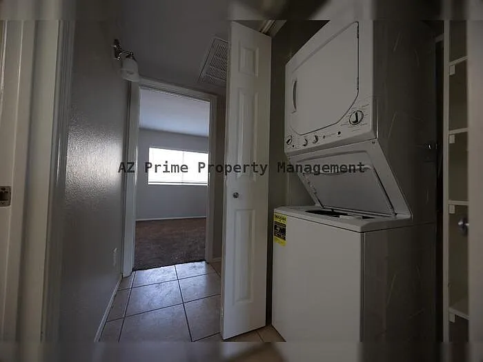 1055 W 5th St #18 — Photo 20