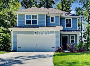 230 Swan Dr, Summerville, SC 29485