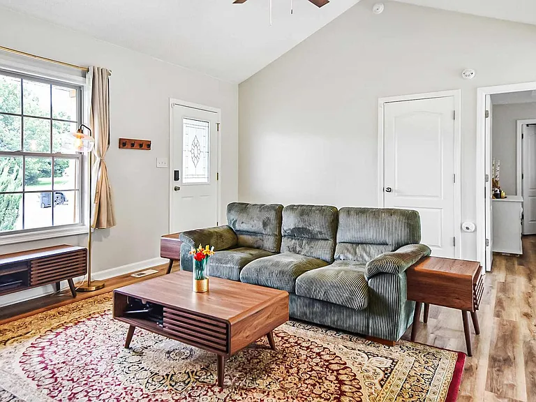 304 Fortway Rd — Photo 4