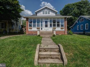 57 E Chelton Rd, Brookhaven, PA 19015