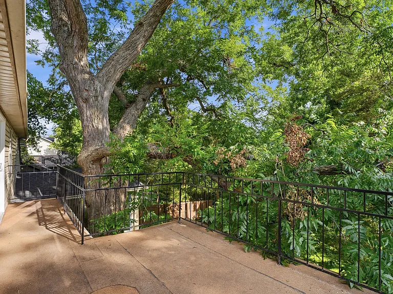 6815 Lyre Ln — Photo 16